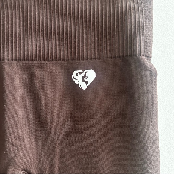 Power Seamless Shorts - Picture 2 of 7